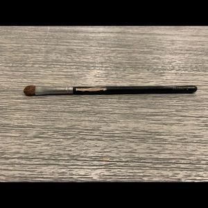 MAC Cosmetics 213 Eyeshadow Brush